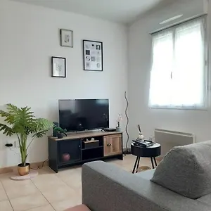  Apartamento Proche Aeroport A Pied, Le Reve Rose. Francia